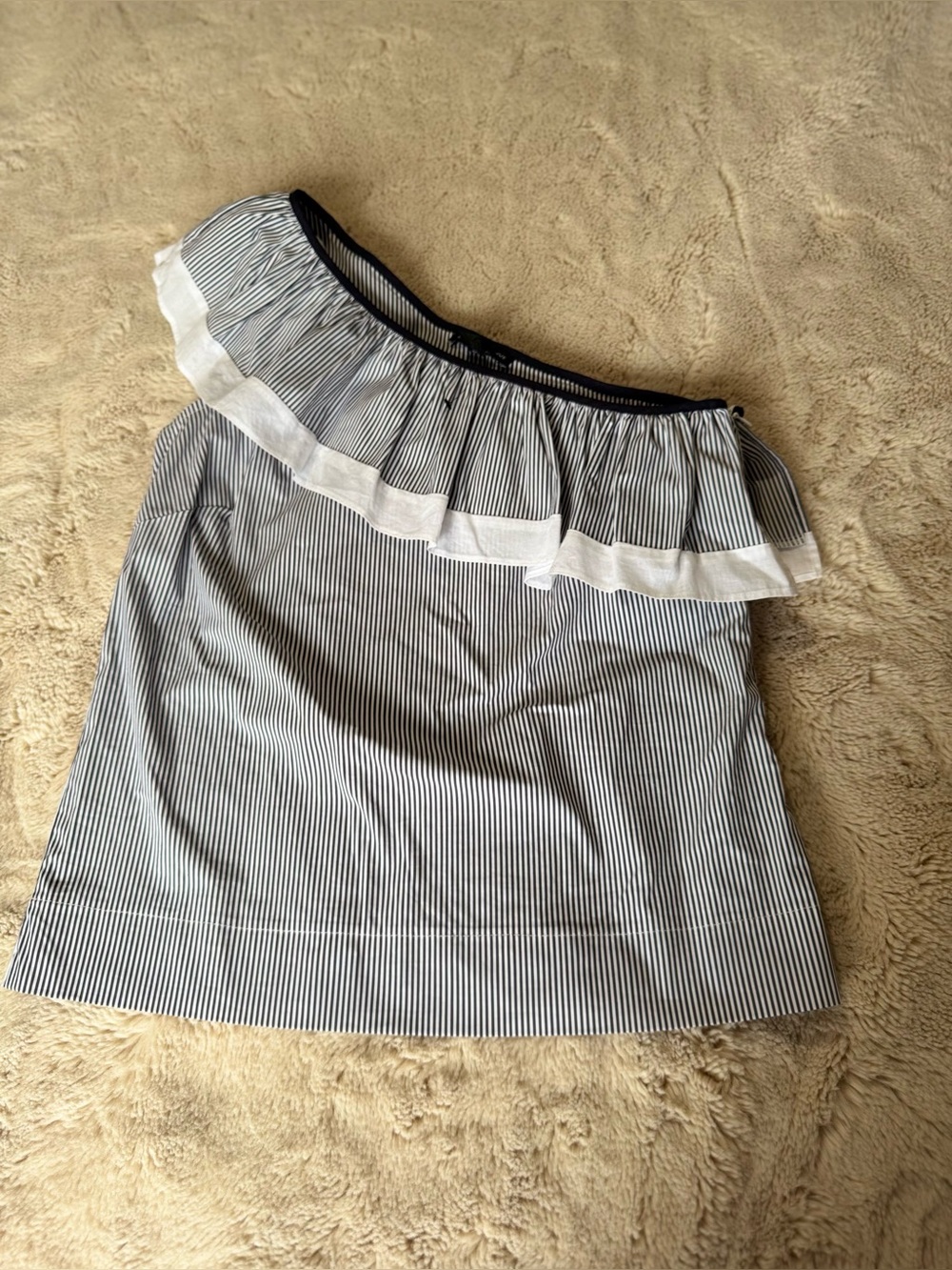 NWOT Saks Fifth Avenue black label ruffle & striped one shoulder  top. Size XS